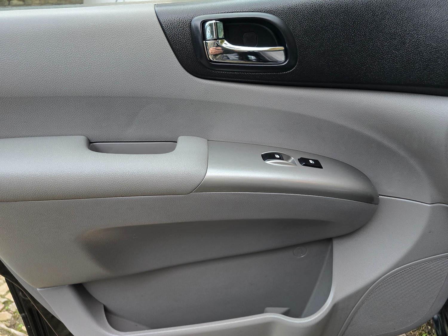 Used Kia Sedona 2010 for sale - 76300684: Photo 27