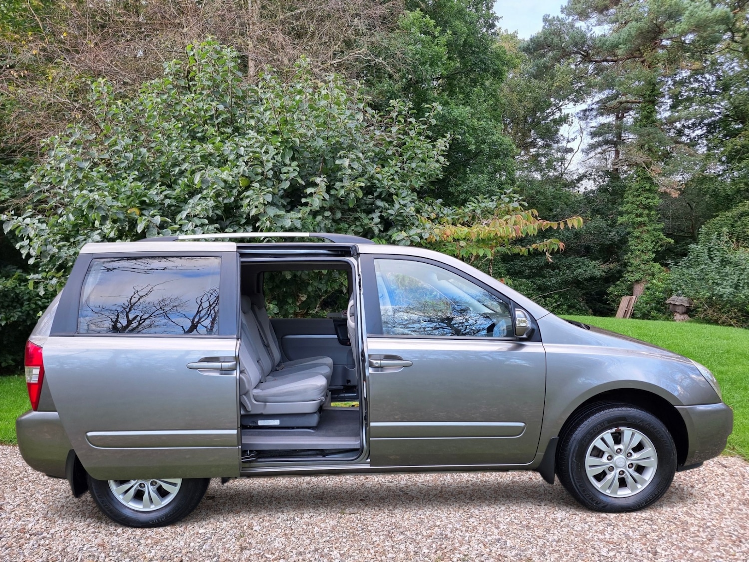 Used Kia Sedona 2011 for sale - 78062085: Photo 11