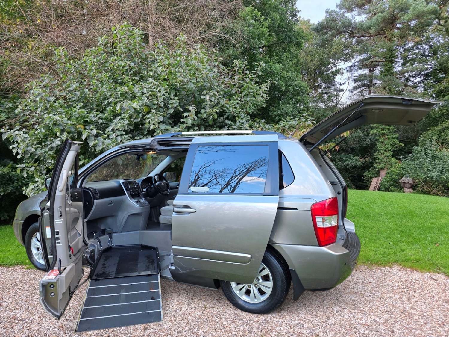 Used Kia Sedona 2011 for sale - 78062085: Photo 12