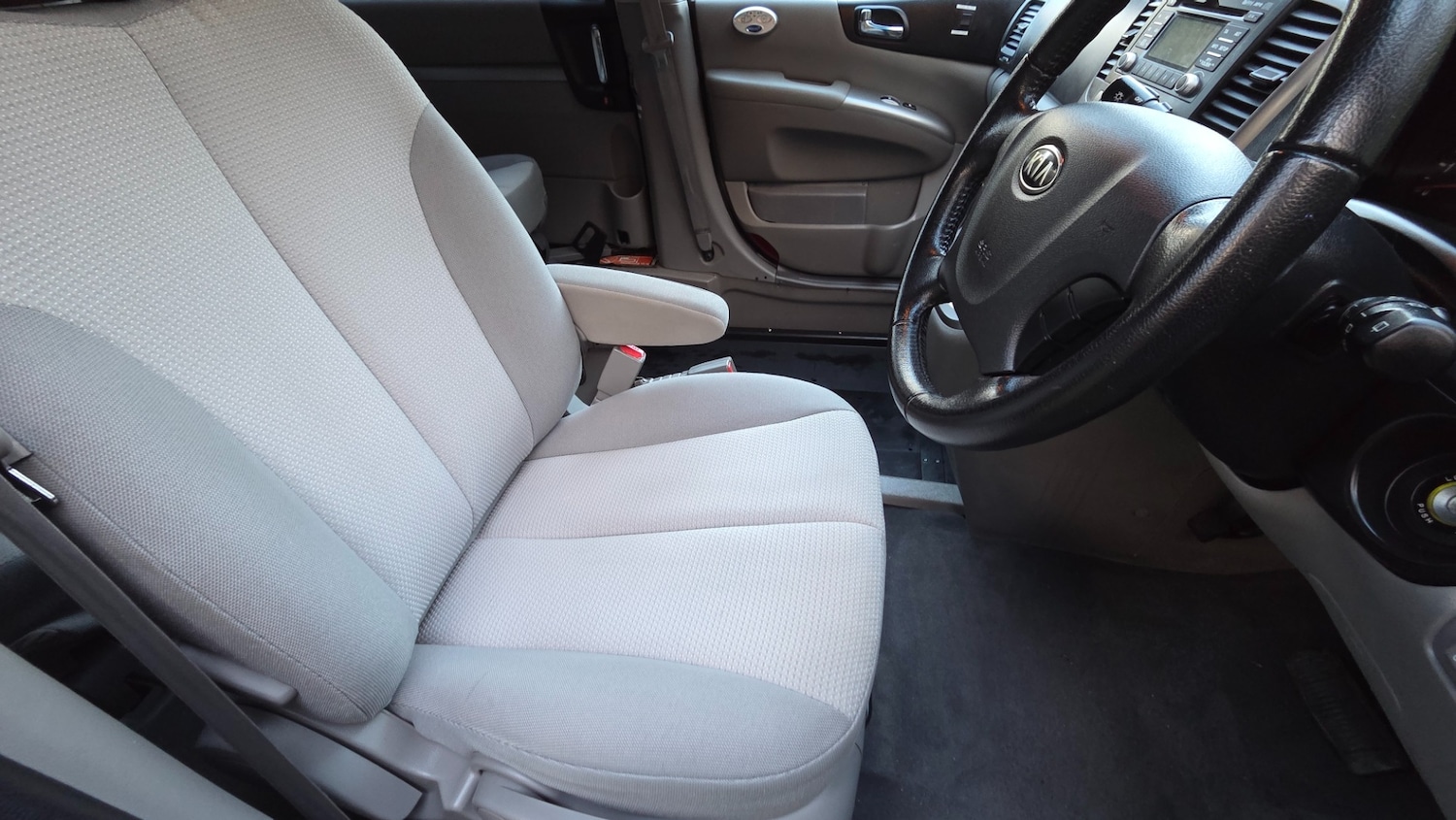 Used Kia Sedona 2011 for sale - 78062085: Photo 17