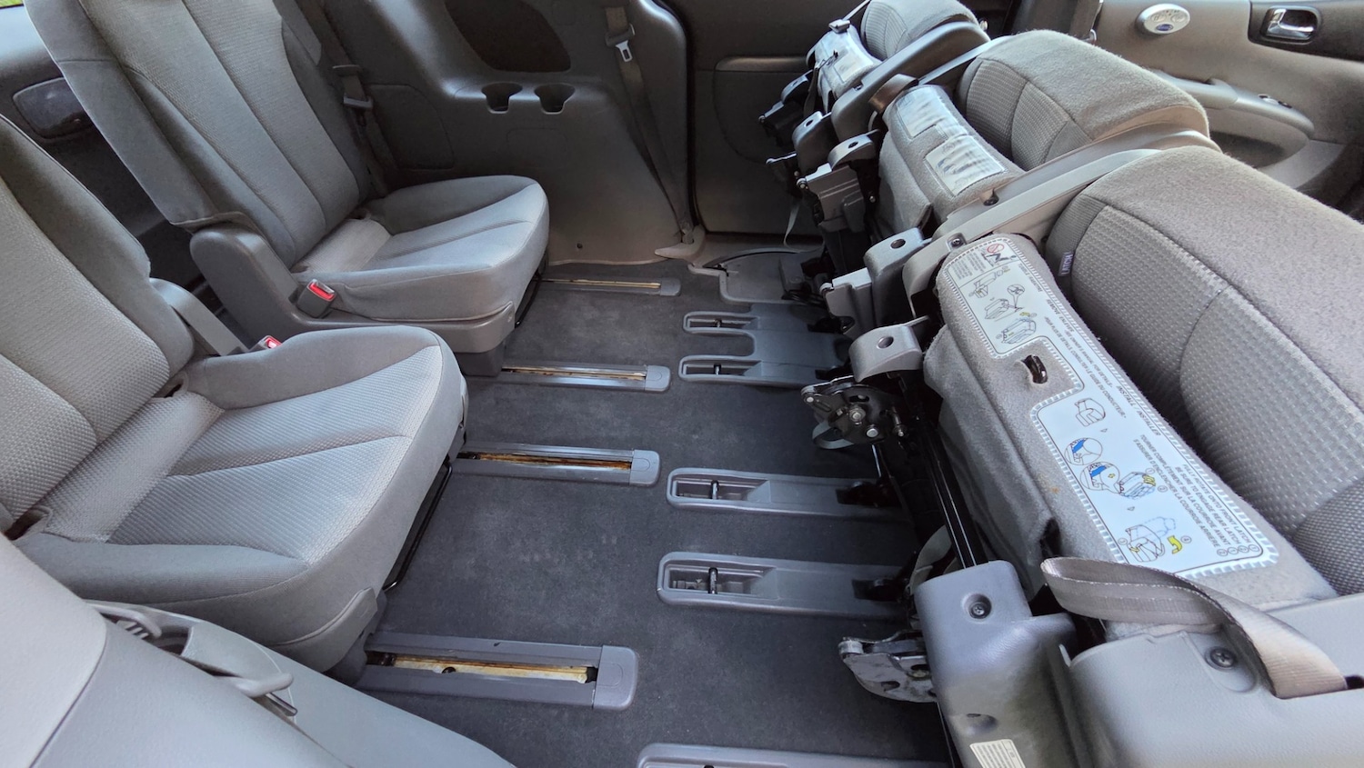 Used Kia Sedona 2011 for sale - 78062085: Photo 25