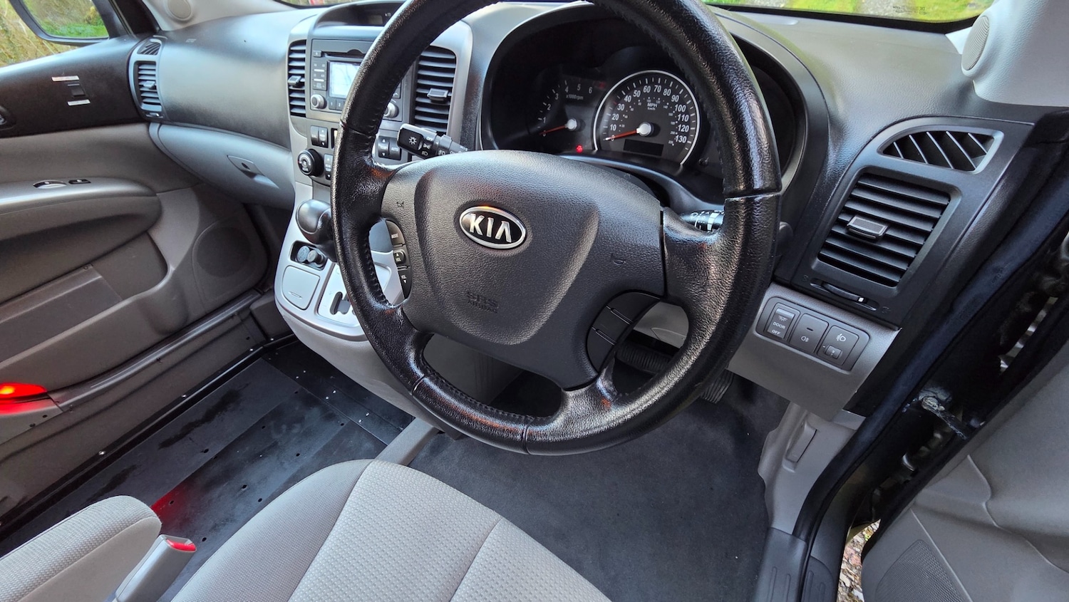 Used Kia Sedona 2011 for sale - 78062085: Photo 27