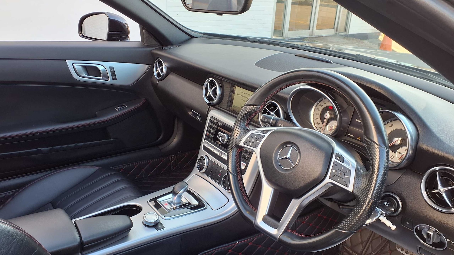 Used Mercedes-Benz SLK 2015 for sale - 76022405: Photo 12