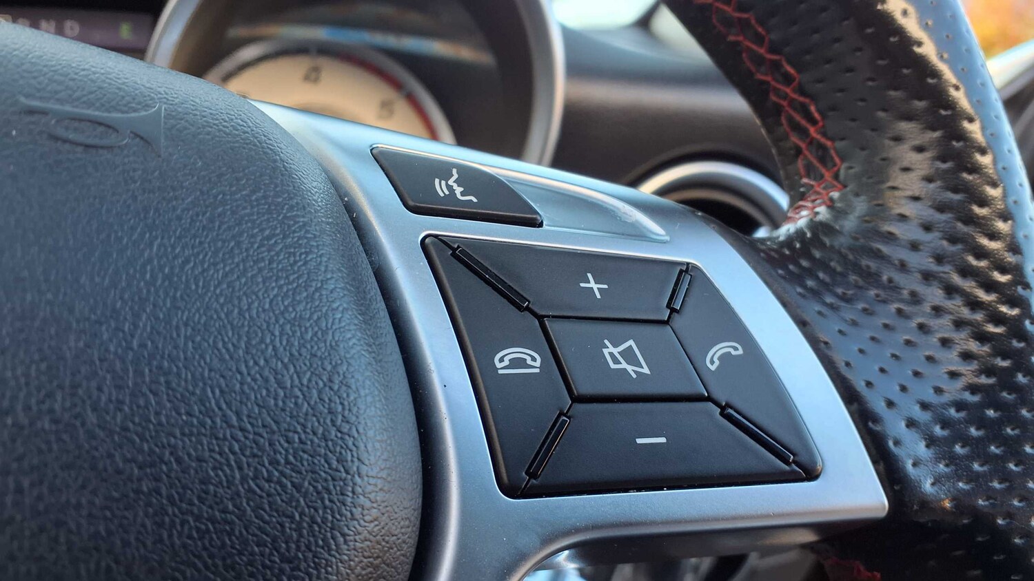 Used Mercedes-Benz SLK 2015 for sale - 76022405: Photo 17