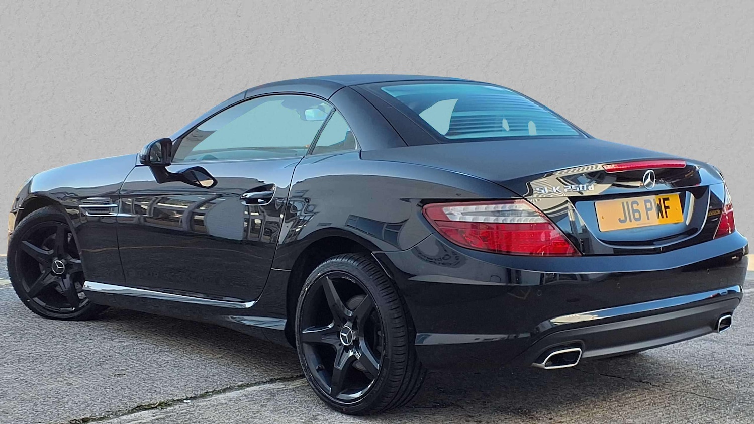 Used Mercedes-Benz SLK 2015 for sale - 76022405: Photo 2