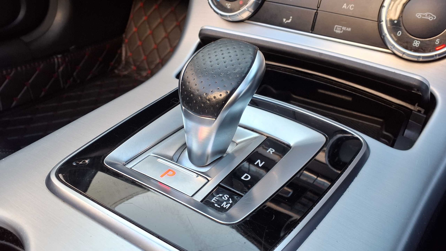 Used Mercedes-Benz SLK 2015 for sale - 76022405: Photo 29