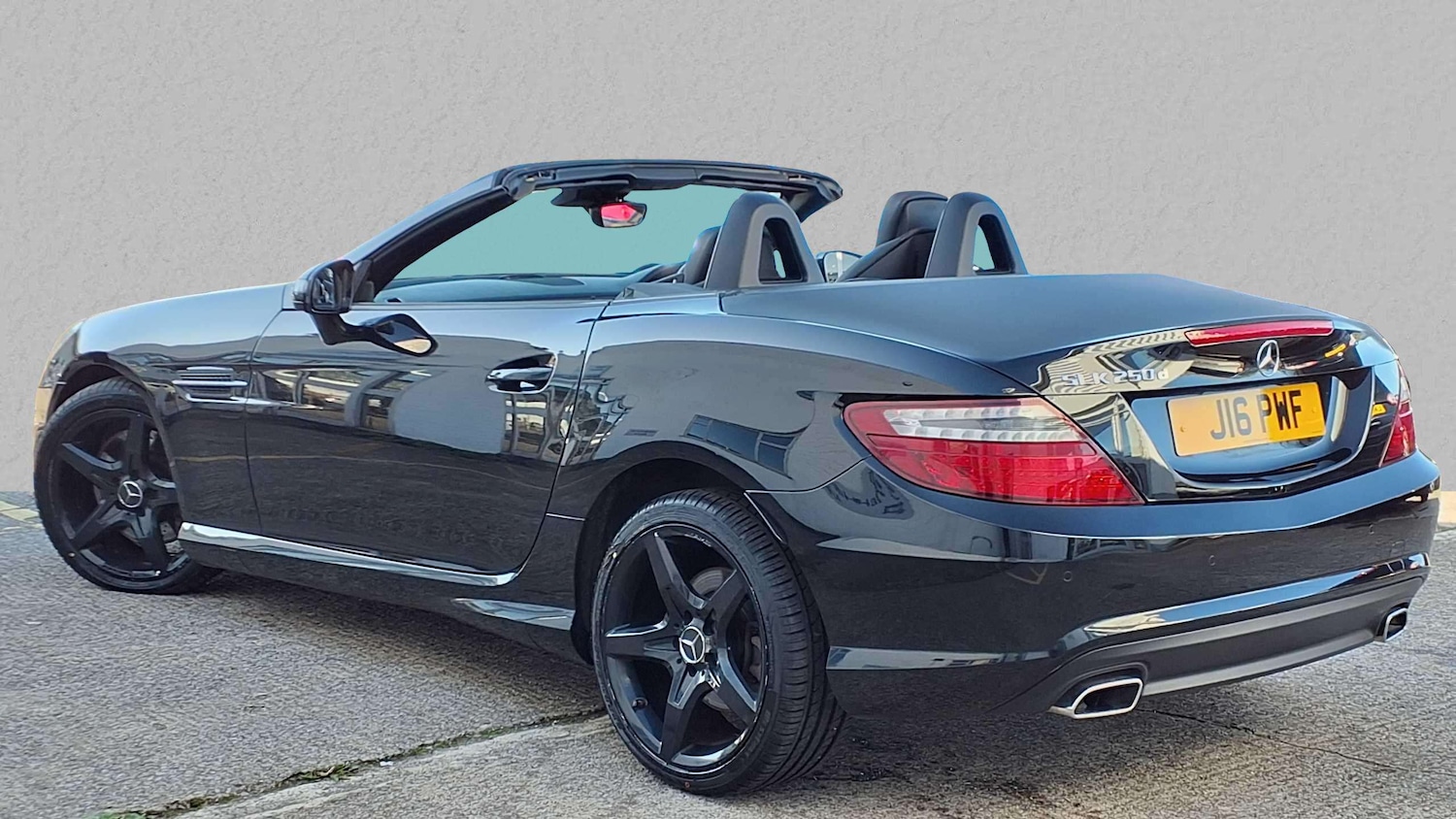 Used Mercedes-Benz SLK 2015 for sale - 76022405: Photo 9