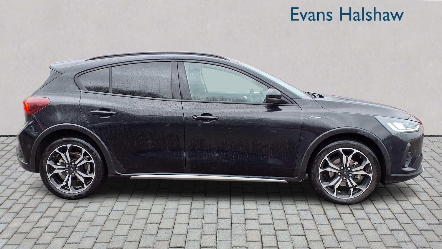 Used Ford Focus 2023 for sale - 76789194: Photo 2