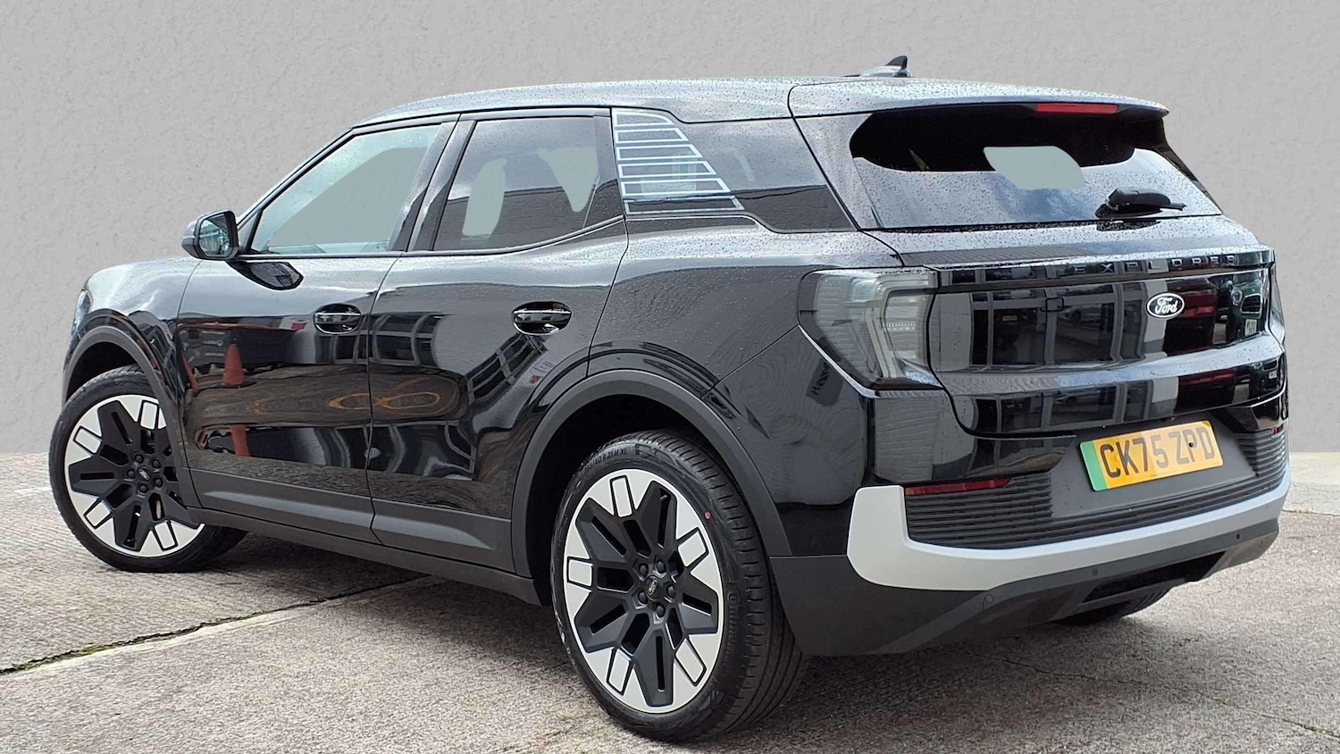 Used Ford Explorer for sale - 77000174: Photo 2