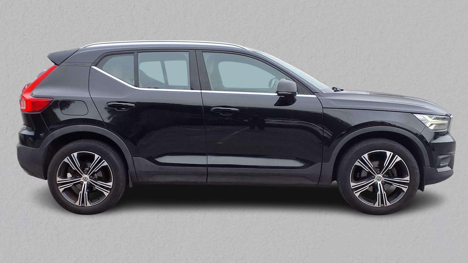 Used Volvo XC40 2020 for sale - 76553187: Photo 2