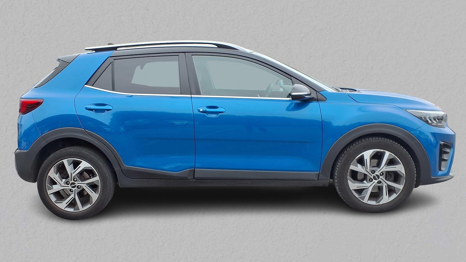 Used Kia Stonic 2022 for sale - 76310886: Photo 2
