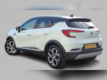 Used Renault Captur 2023 for sale - 76310879: Photo 2