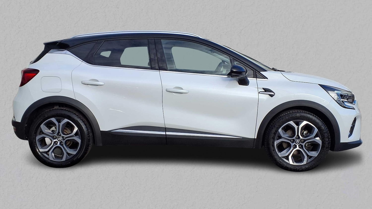 Used Renault Captur 2023 for sale - 76310879: Photo 3