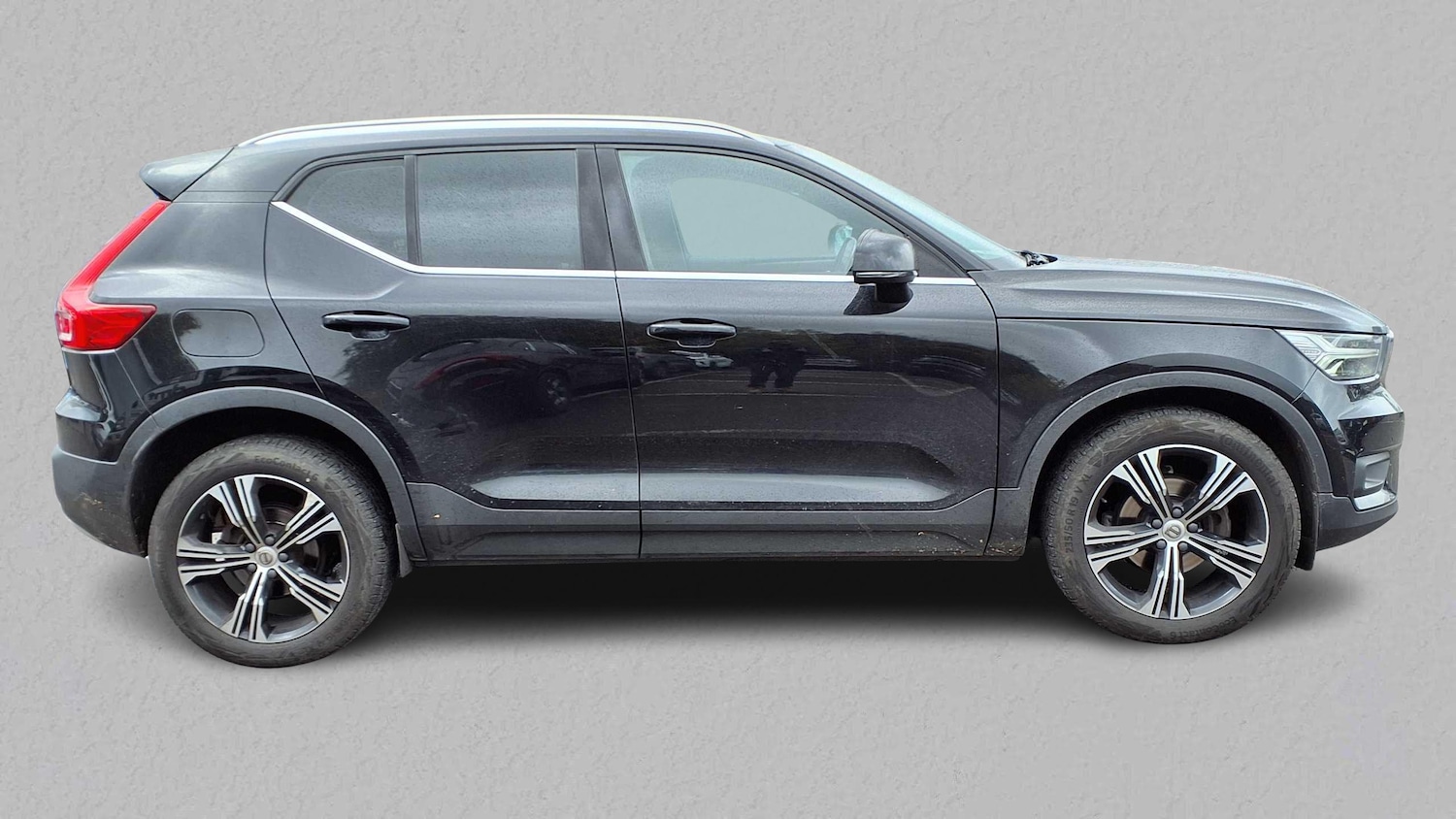 Used Volvo XC40 2021 for sale - 76339565: Photo 2