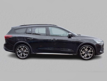 Used Ford Focus 2022 for sale - 76475984: Photo