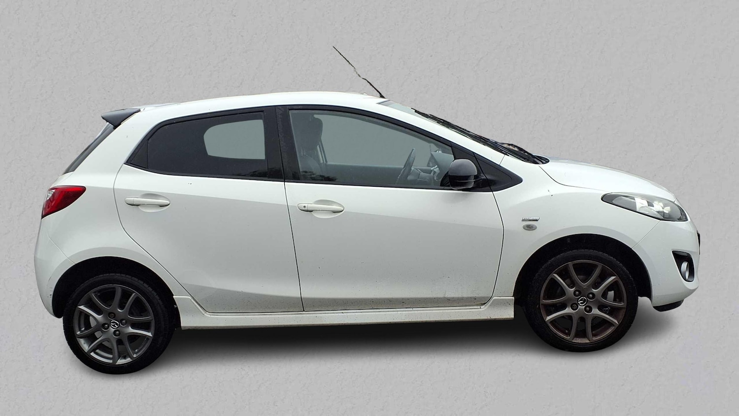Used Mazda Mazda2 2014 for sale - 76460495: Photo 2