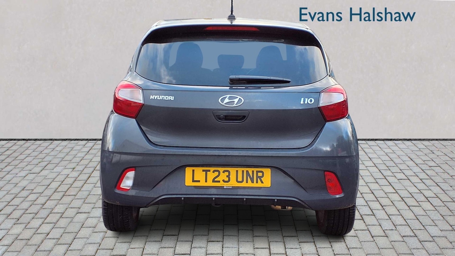 Used Hyundai i10 2023 for sale - 76745975: Photo 2