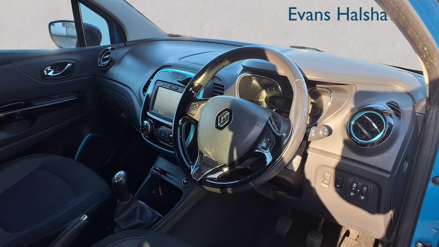 Used Renault Captur 2015 for sale - 76610587: Photo 4