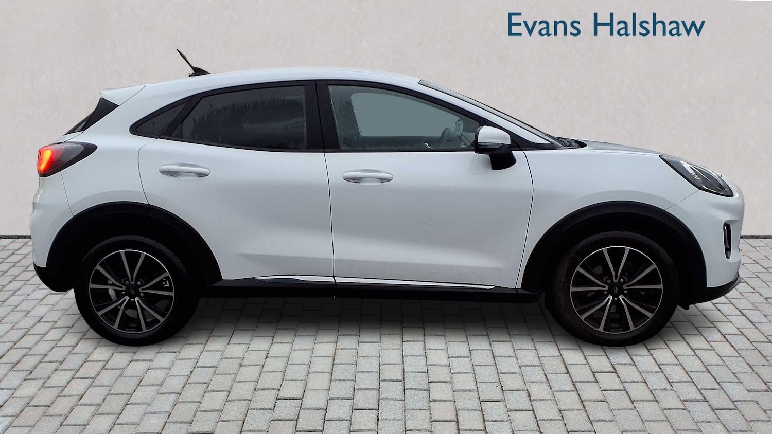 Used Ford Puma 2023 for sale - 76889789: Photo 2