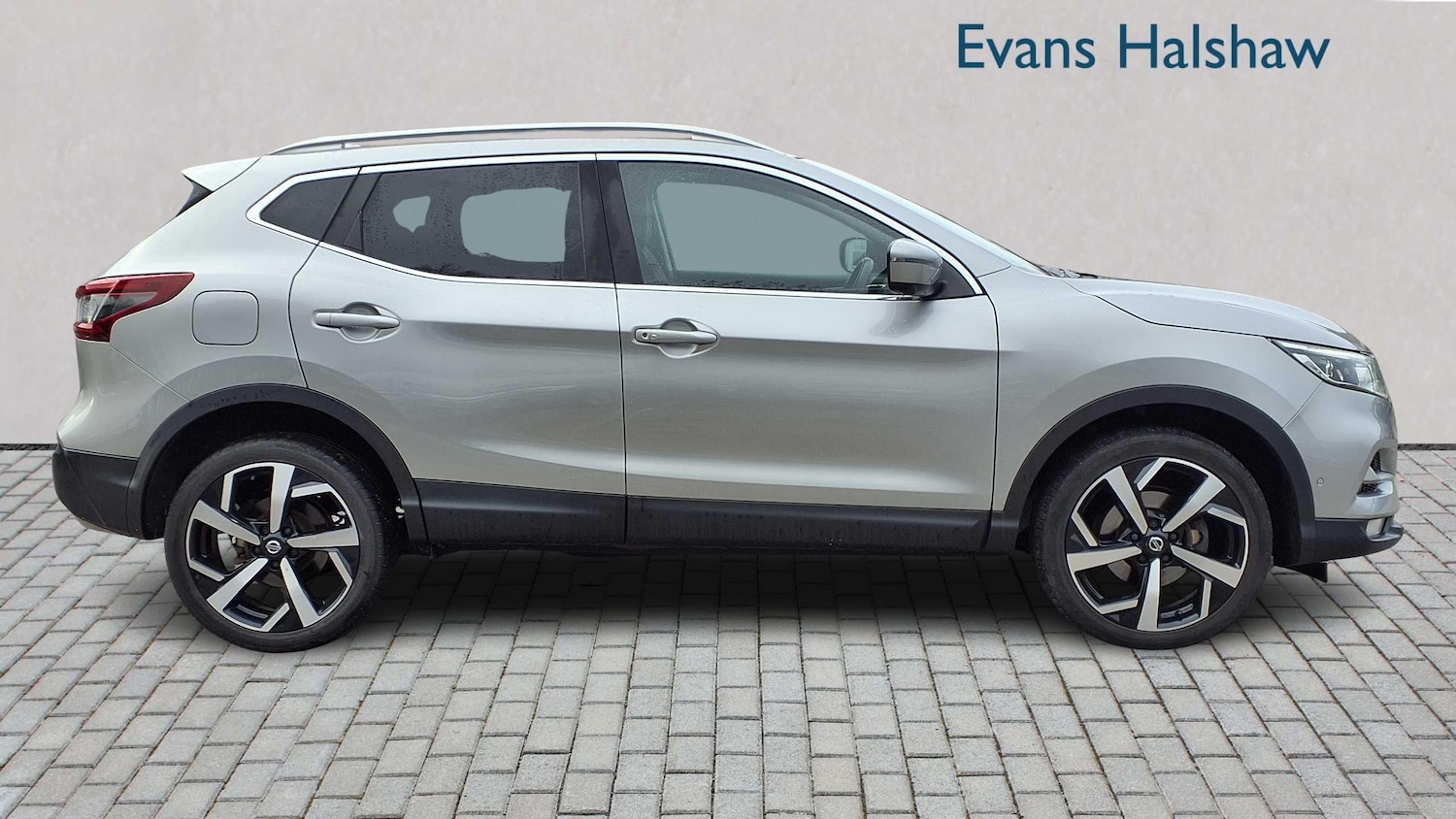 Used Nissan Qashqai 2020 for sale - 76718057: Photo 2