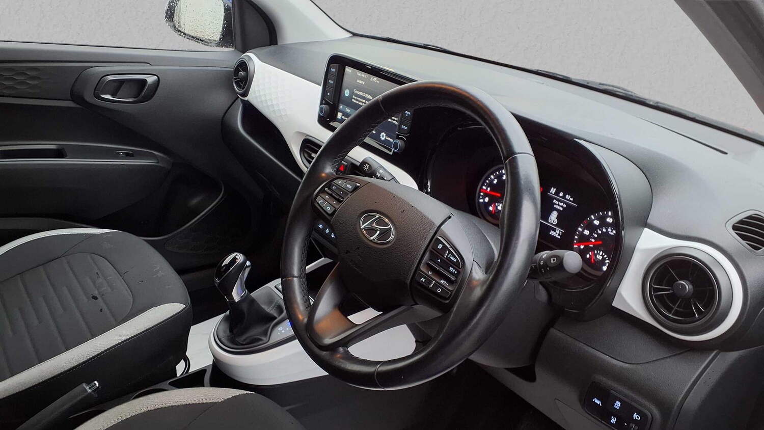 Used Hyundai i10 2023 for sale - 76373836: Photo 11