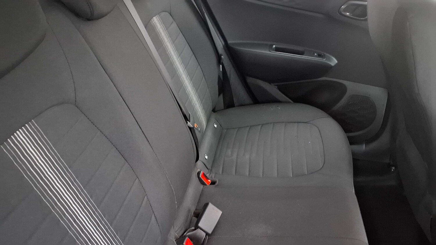 Used Hyundai i10 2023 for sale - 76373836: Photo 15