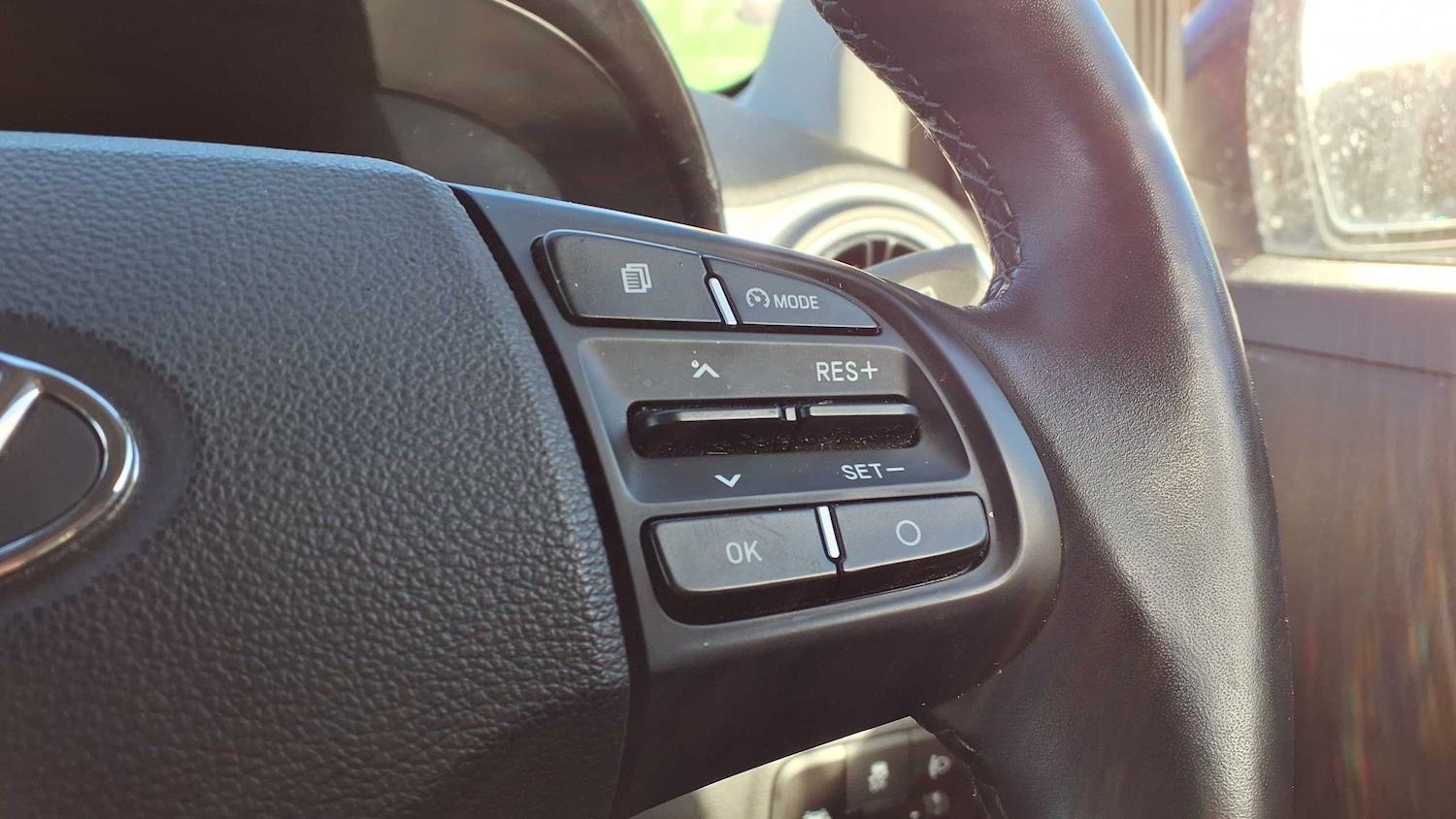 Used Hyundai i10 2023 for sale - 76373836: Photo 9