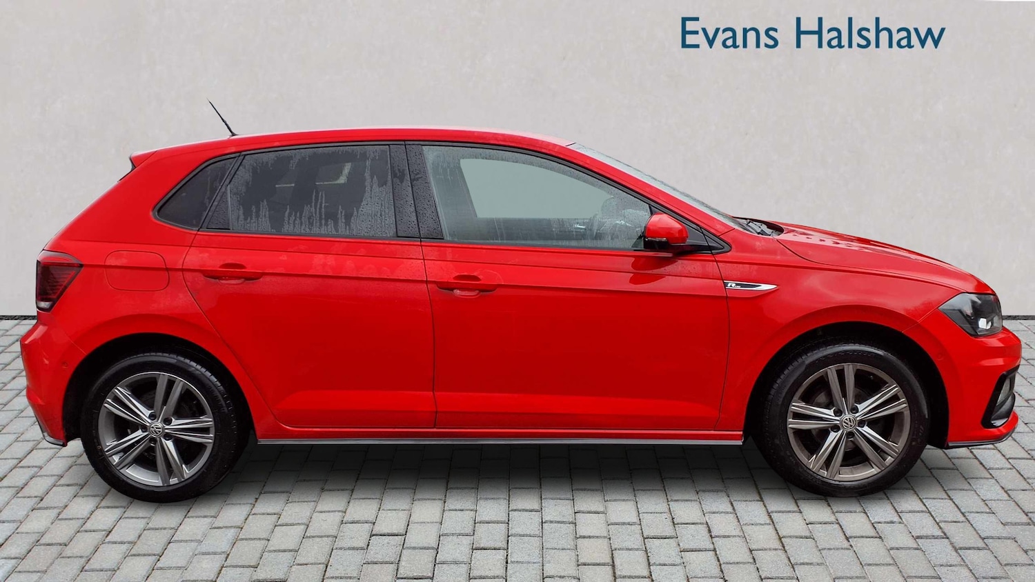 Used Volkswagen Polo 2018 for sale - 76774210: Photo 2