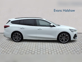 Used Ford Focus 2022 for sale - 76842981: Photo