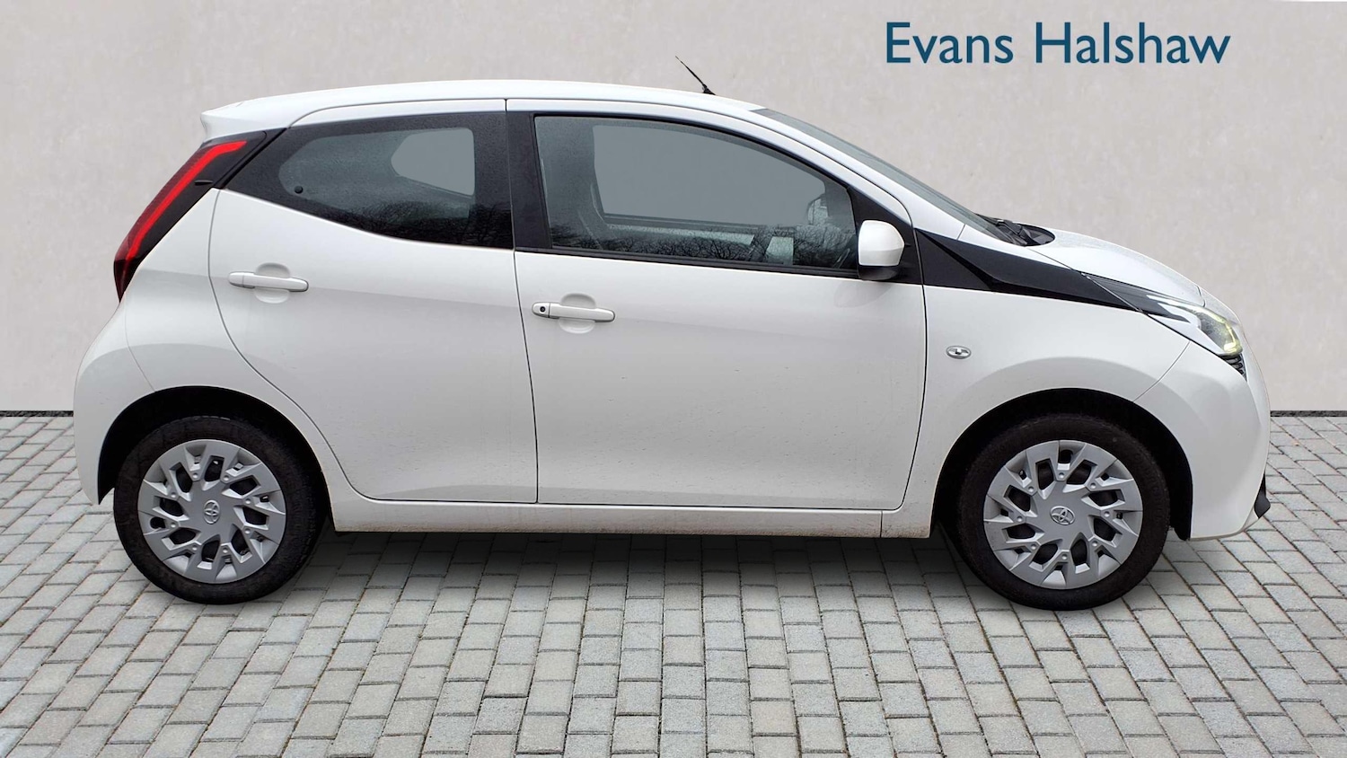 Used Toyota AYGO 2020 for sale - 76875876: Photo 2