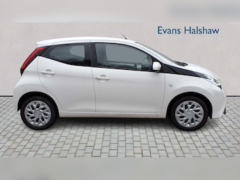 Used Toyota AYGO 2020 for sale - 76875876: Photo