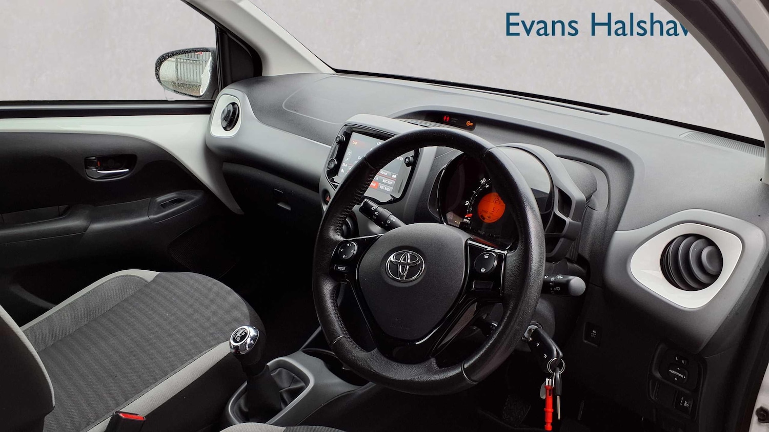 Used Toyota AYGO 2020 for sale - 76875876: Photo 4
