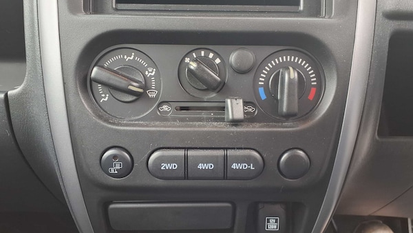 Used Suzuki Jimny 2016 for sale - 76262380: Photo 8