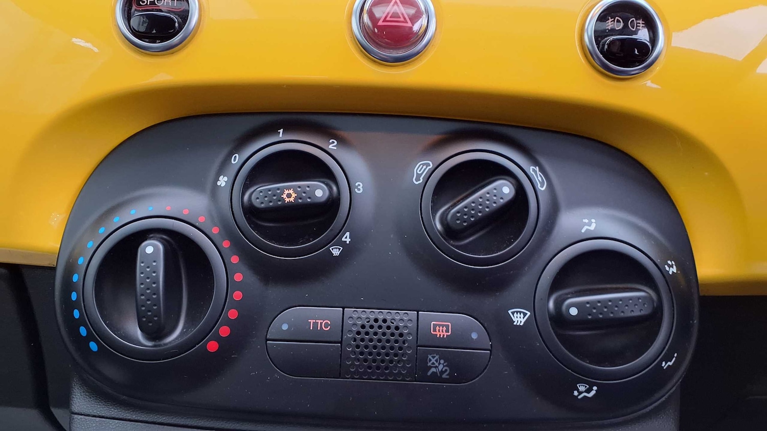 Used Abarth 595 2016 for sale - 75917861: Photo 18