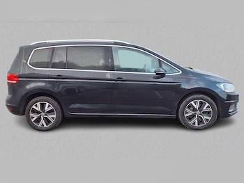 Used Volkswagen Touran 2022 for sale - 76351623: Photo