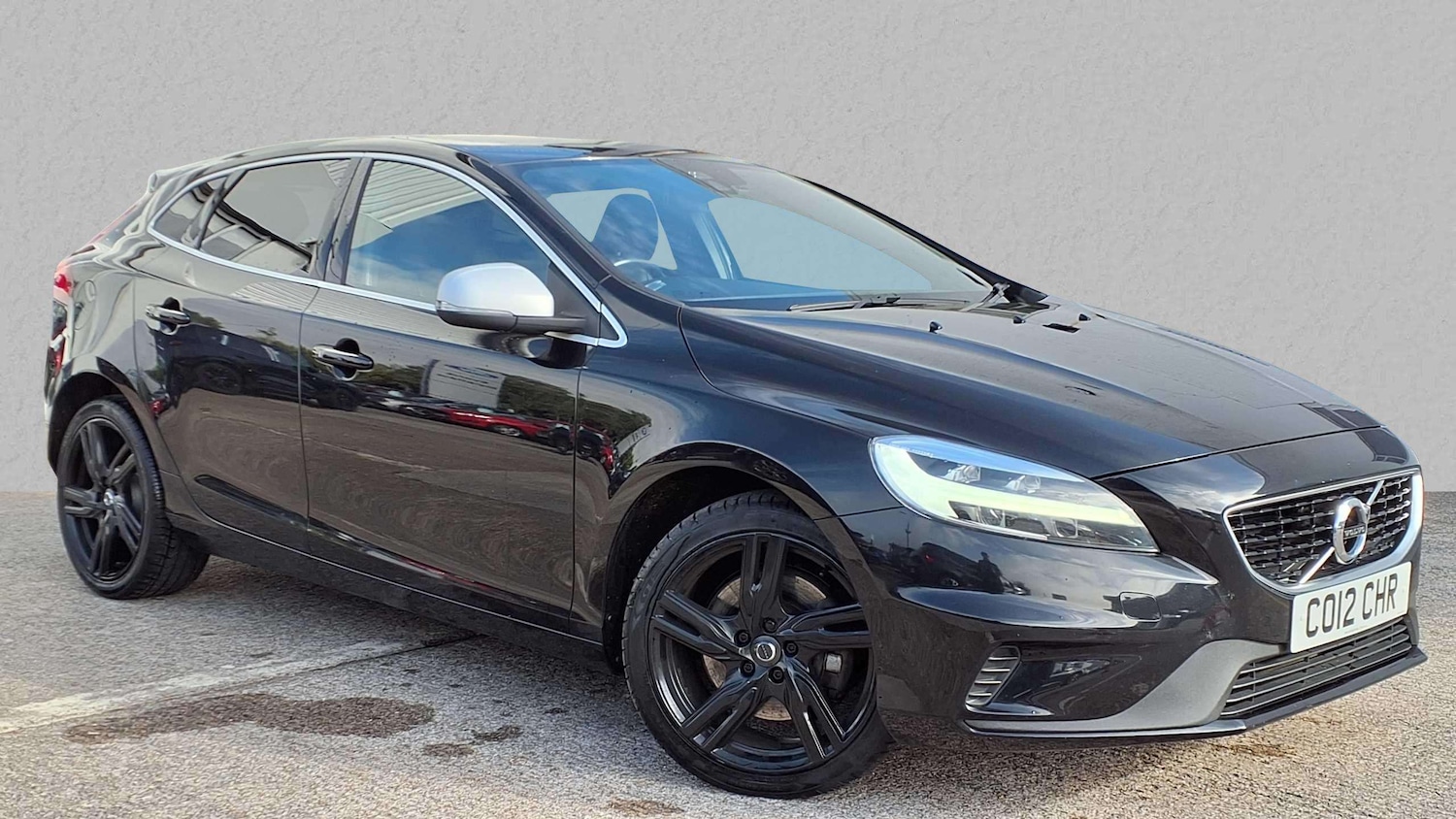 Used Volvo V40 2018 for sale - 76016082: Photo 1