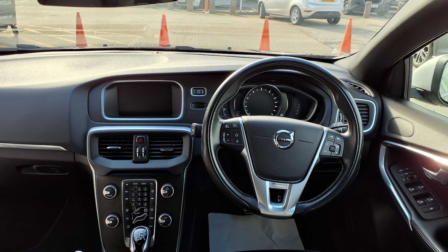 Used Volvo V40 2018 for sale - 76016082: Photo 14