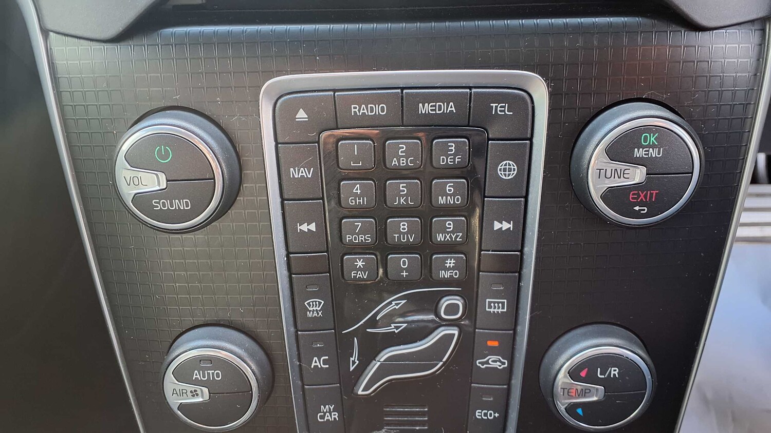 Used Volvo V40 2018 for sale - 76016082: Photo 18