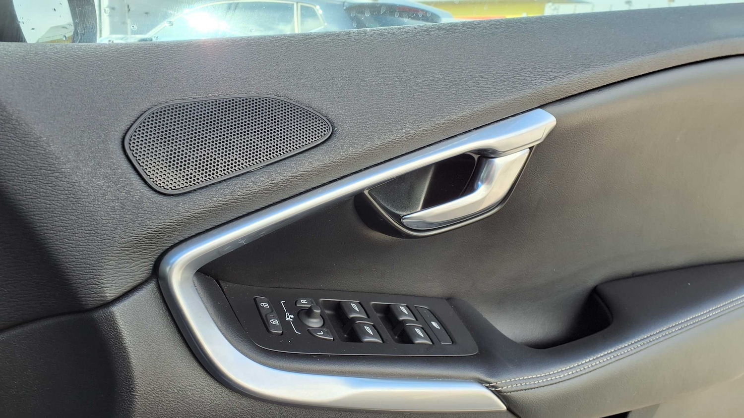 Used Volvo V40 2018 for sale - 76016082: Photo 25