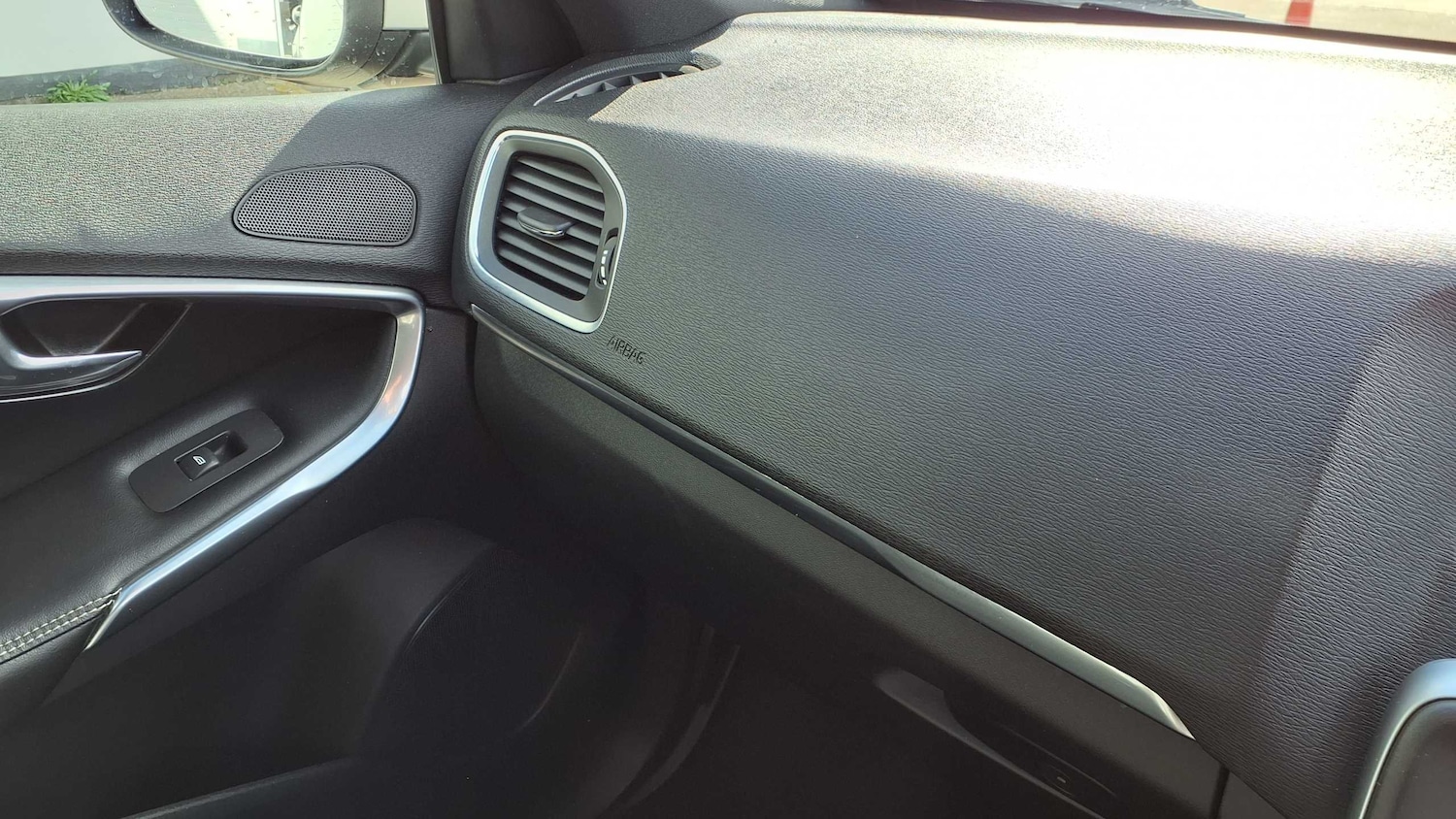 Used Volvo V40 2018 for sale - 76016082: Photo 28