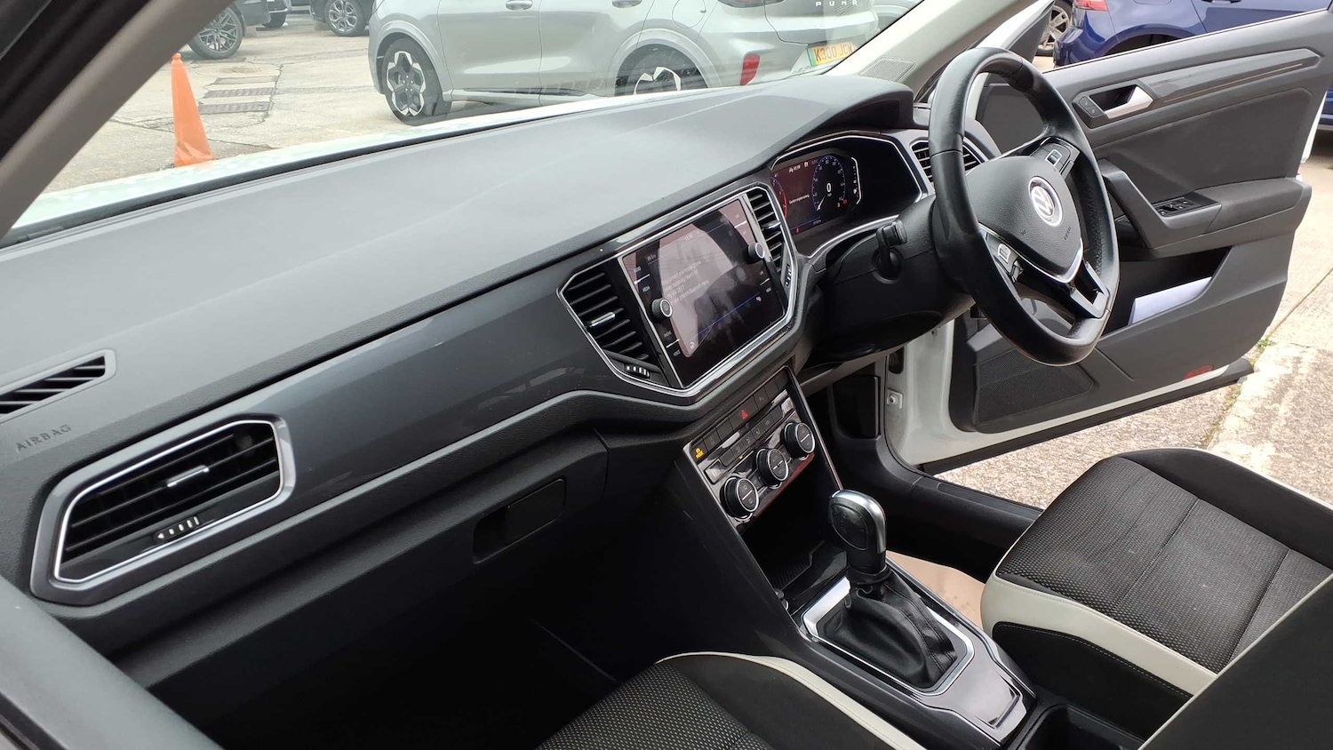 Used Volkswagen T-Roc 2021 for sale - 77628186: Photo 13