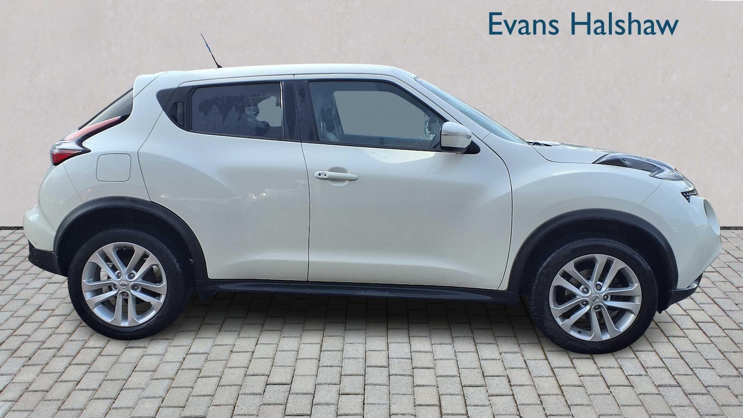 Used Nissan Juke 2017 for sale - 76576029: Photo 2