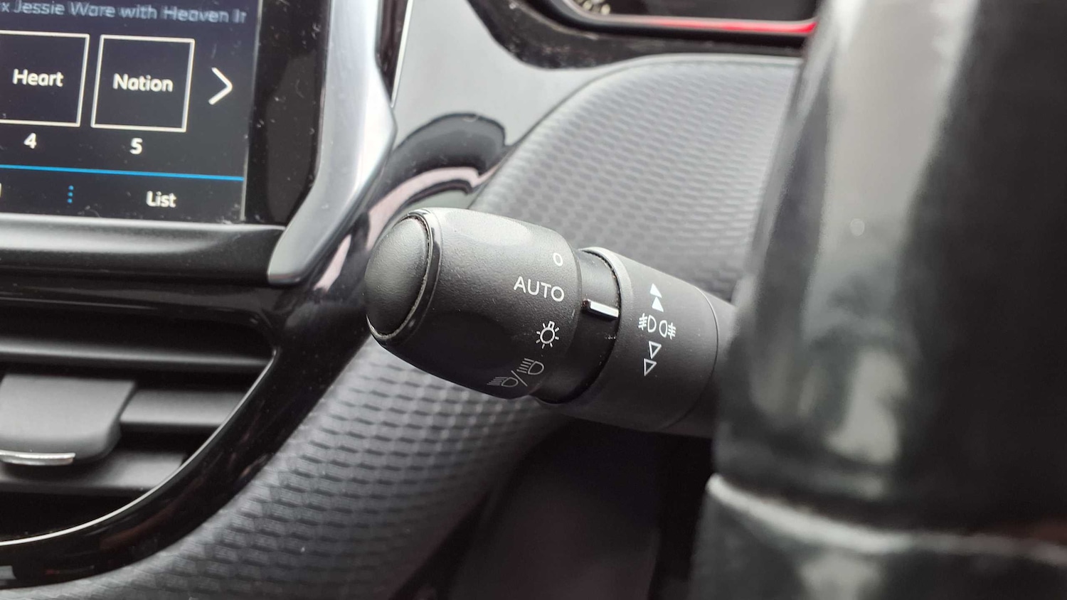 Used Peugeot 2008 2017 for sale - 75841565: Photo 18