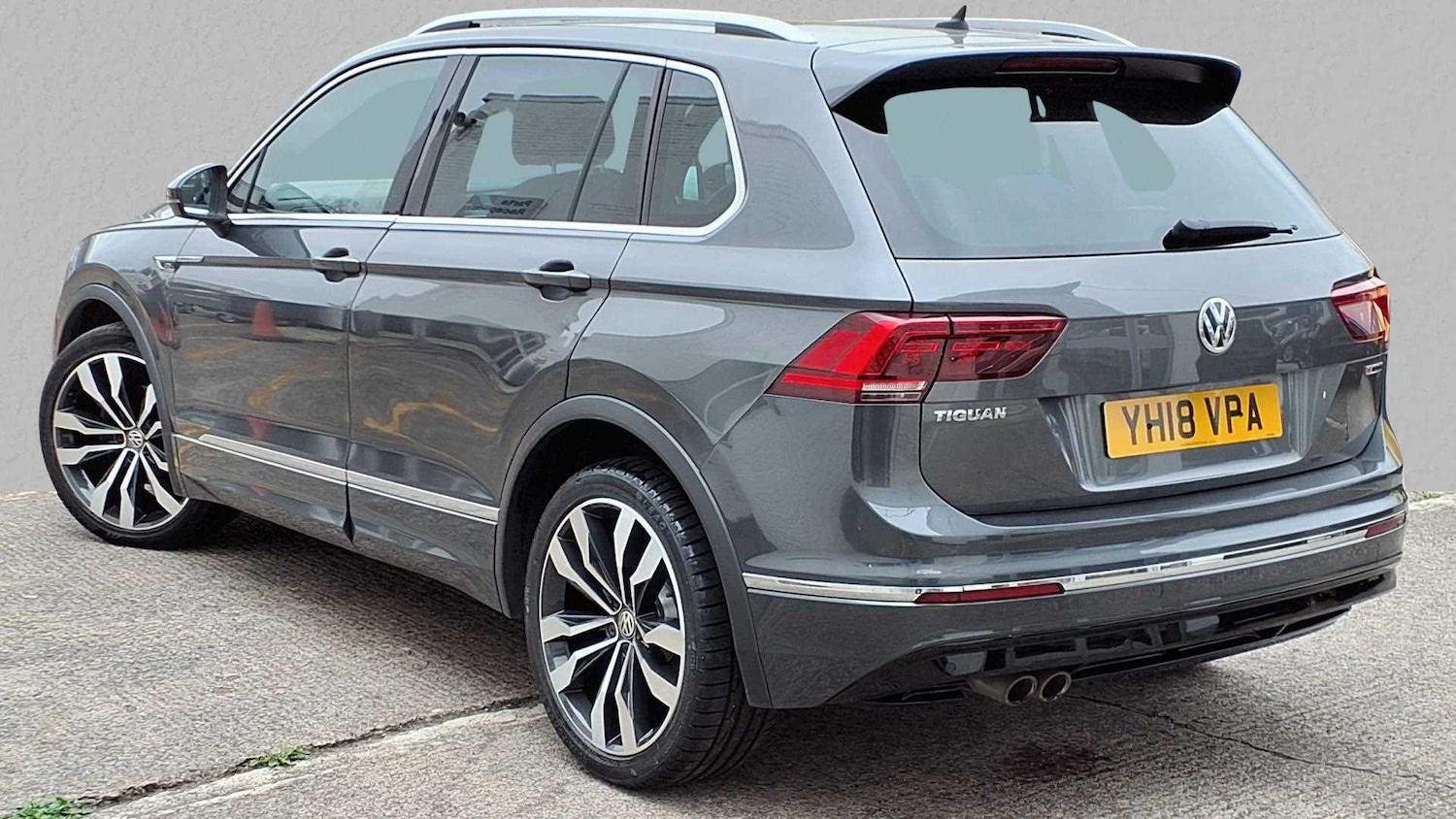 Used Volkswagen Tiguan 2018 for sale - 76316116: Photo 2