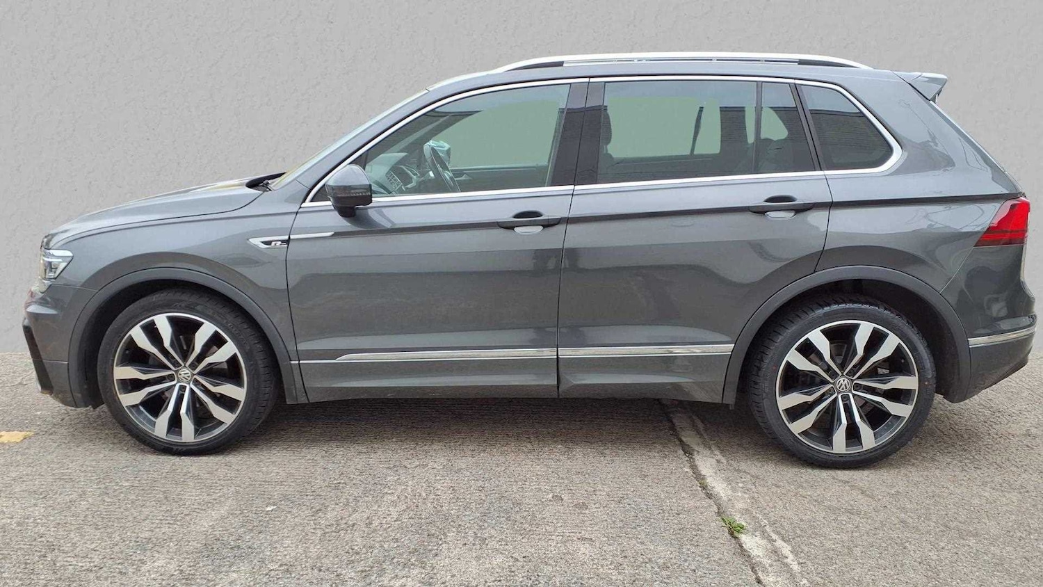 Used Volkswagen Tiguan 2018 for sale - 76316116: Photo 3