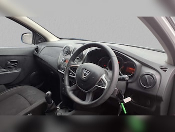 Used Dacia Sandero 2018 for sale - 76435660: Photo