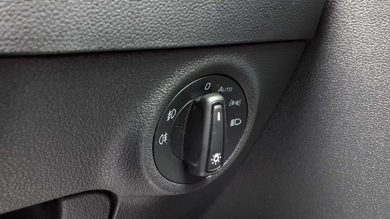 Used Skoda Karoq 2019 for sale - 76390752: Photo 23