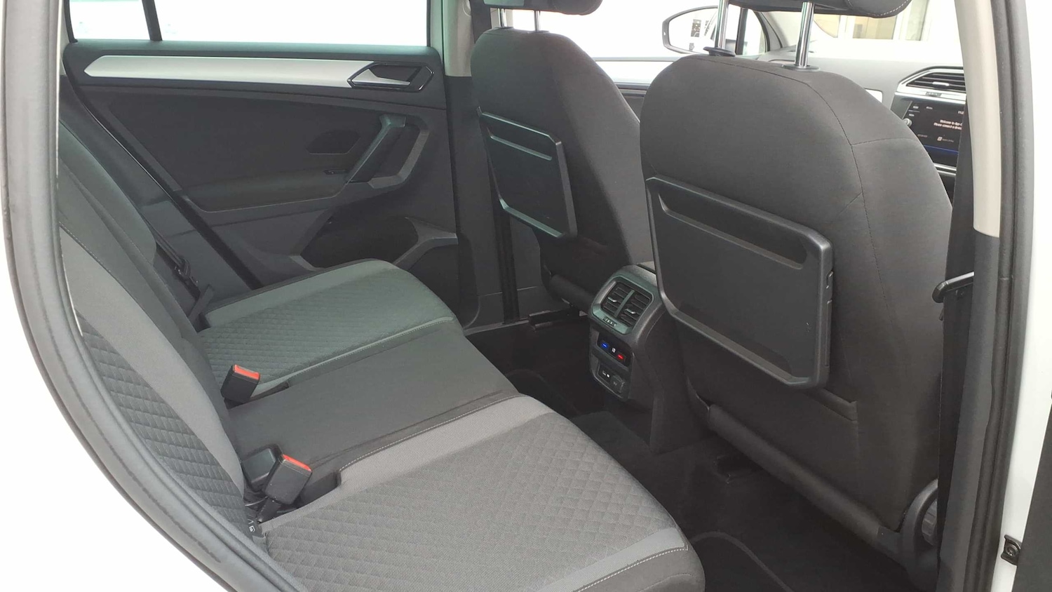 Used Volkswagen Tiguan 2018 for sale - 77914084: Photo 12