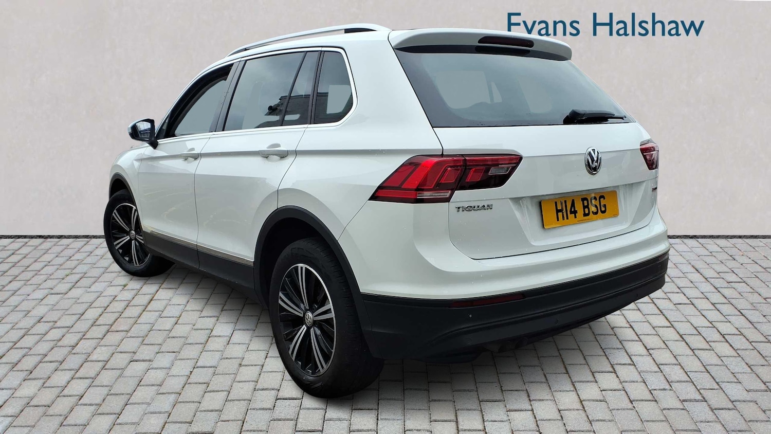 Used Volkswagen Tiguan 2018 for sale - 77914084: Photo 2