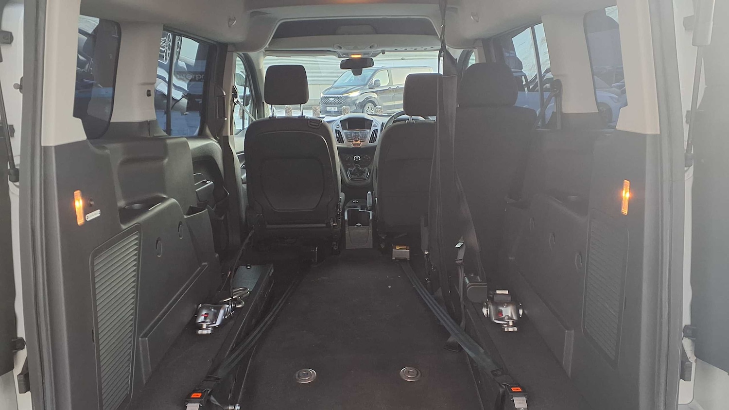 Used Ford Grand Tourneo Connect 2018 for sale - 76929037: Photo 15